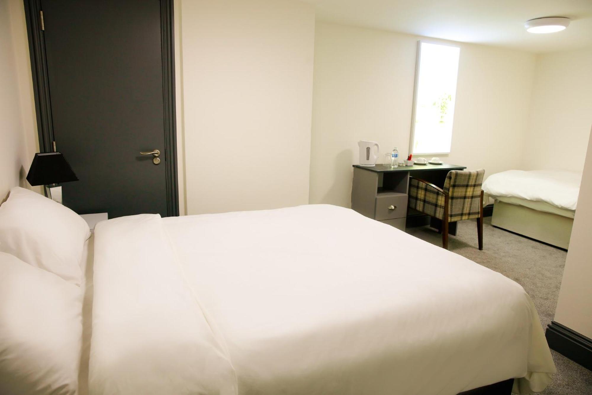 The George Wright Boutique Hotel, Bar & Restaurant Rotherham Dış mekan fotoğraf